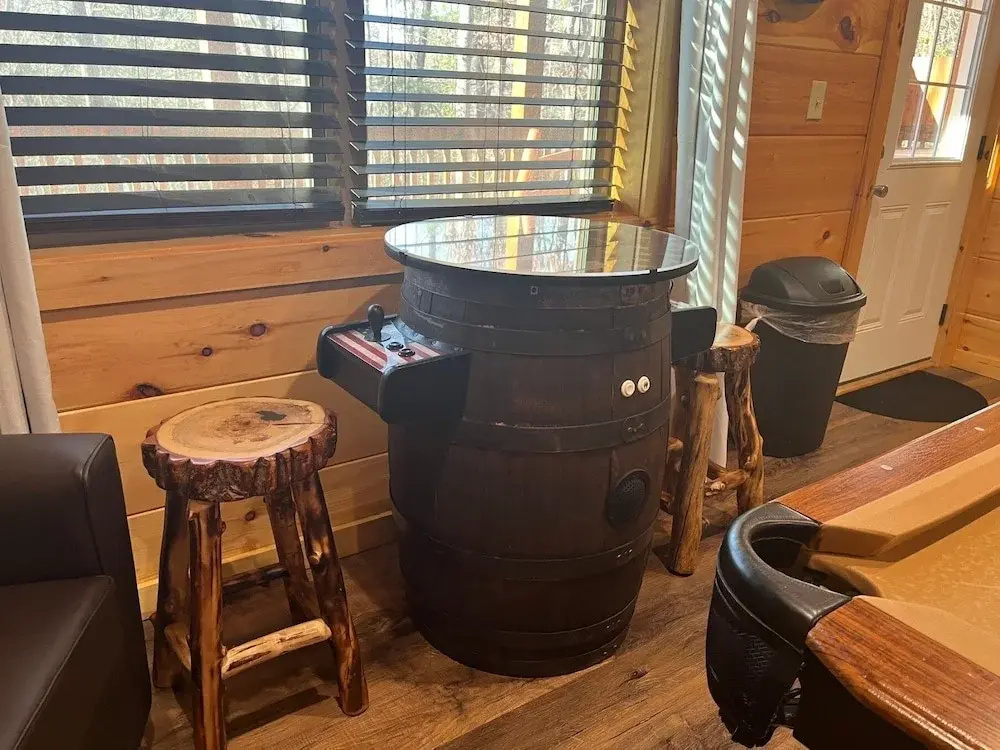 Bear Hug Hideaway 2 Bedroom Cabin