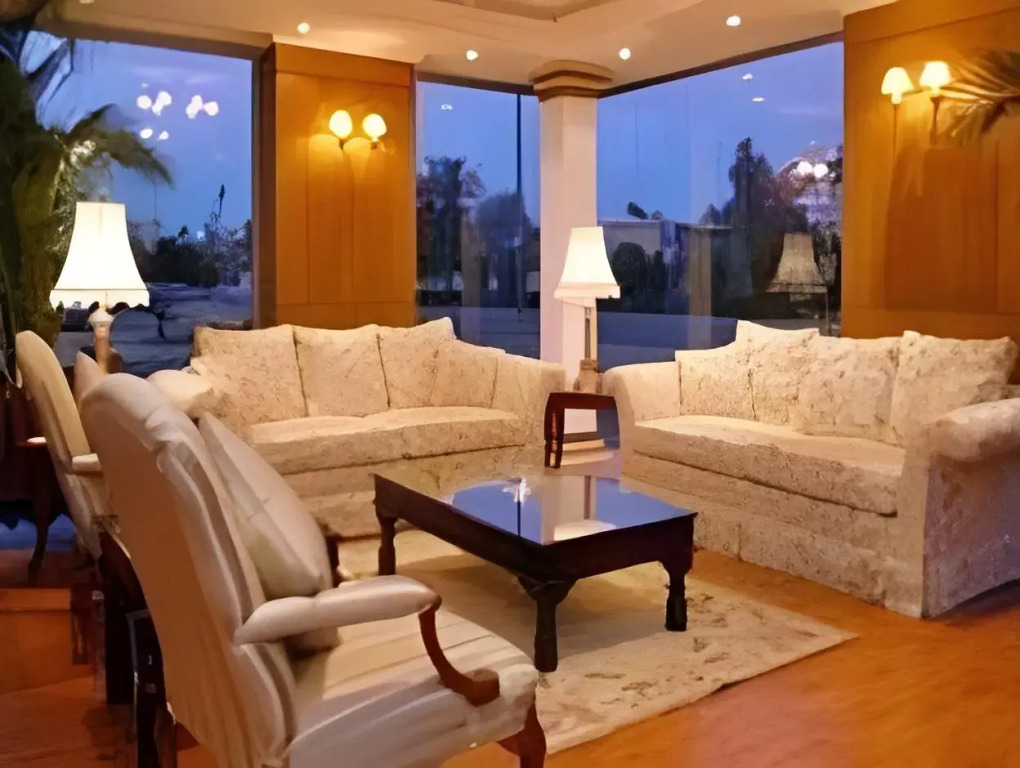 Le Royal Express Hotel