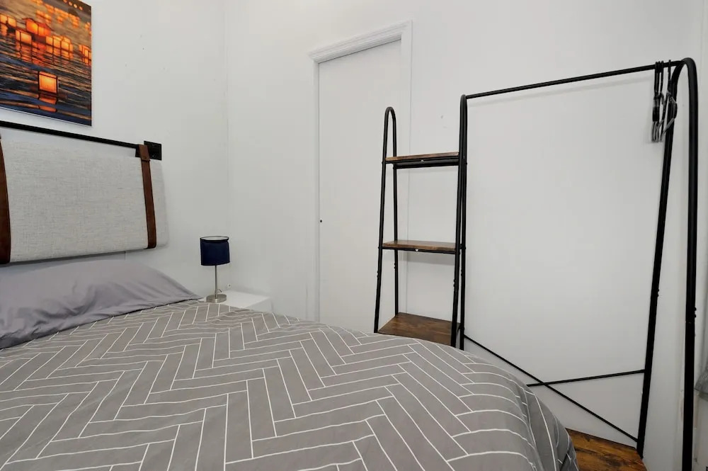 Midtown West Furnished 3 Bedroom Apartment