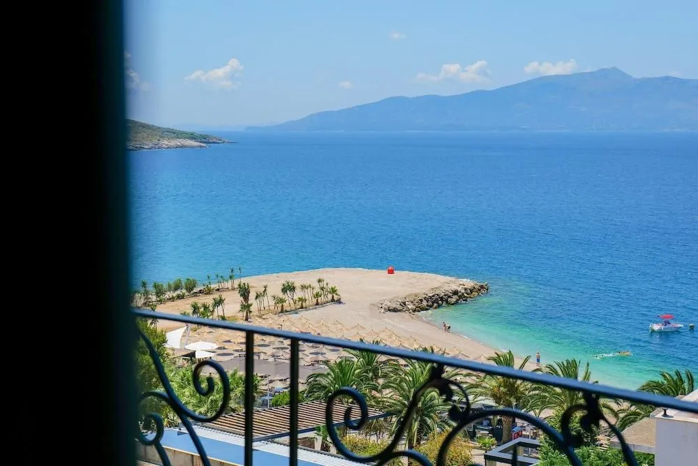 Seawave Hotel