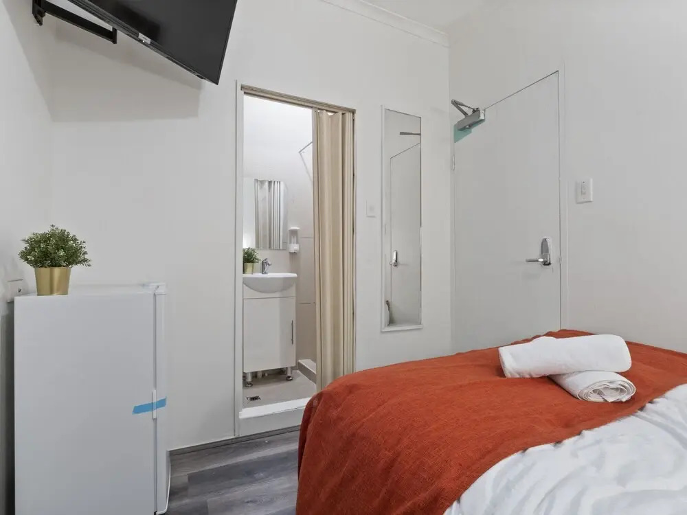 Hotel 64