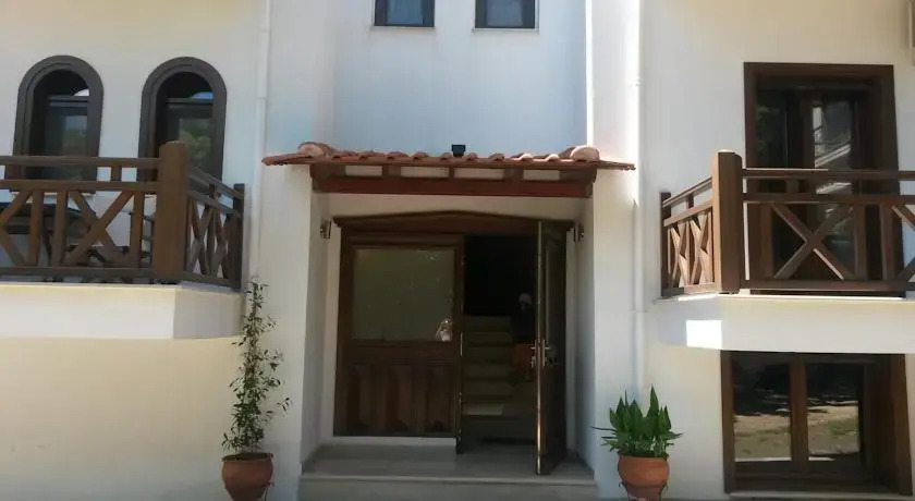 Hotel Sarandos