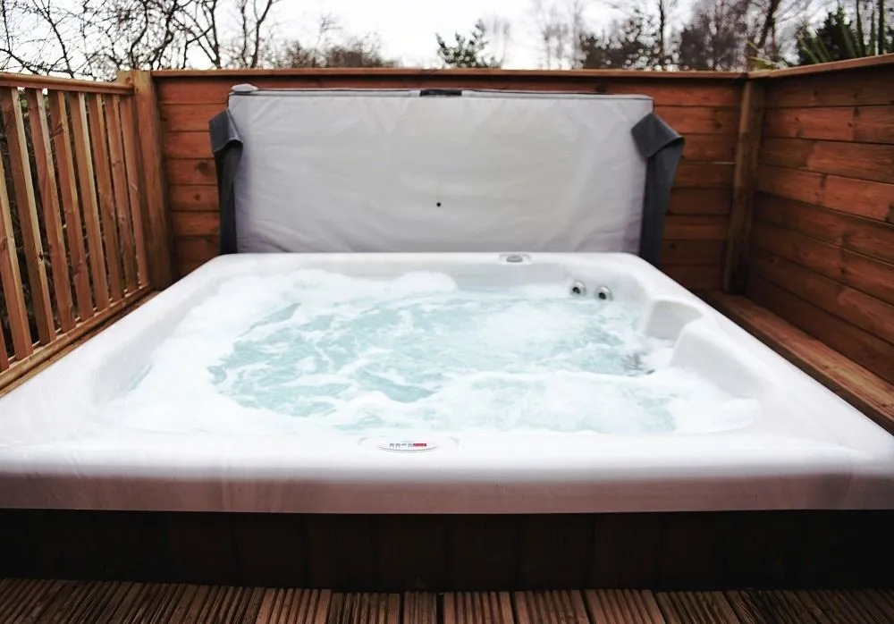 Jasmine Lodge, 2 bedroom with hot tub - Felmoor Park