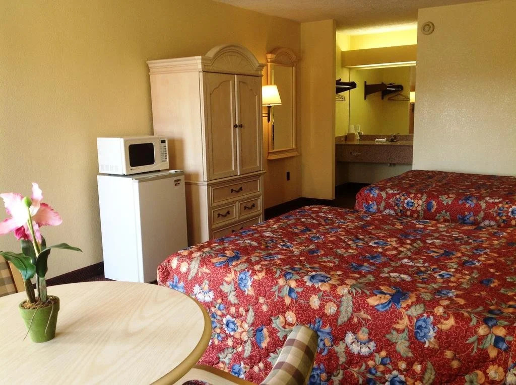 Holiday Terrace Inn - Pigeon Forge