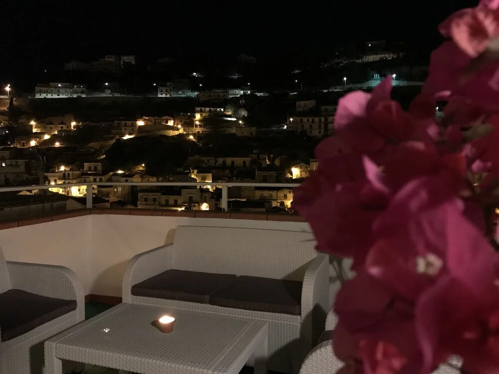 Holiday Rooms Portale Pirrera