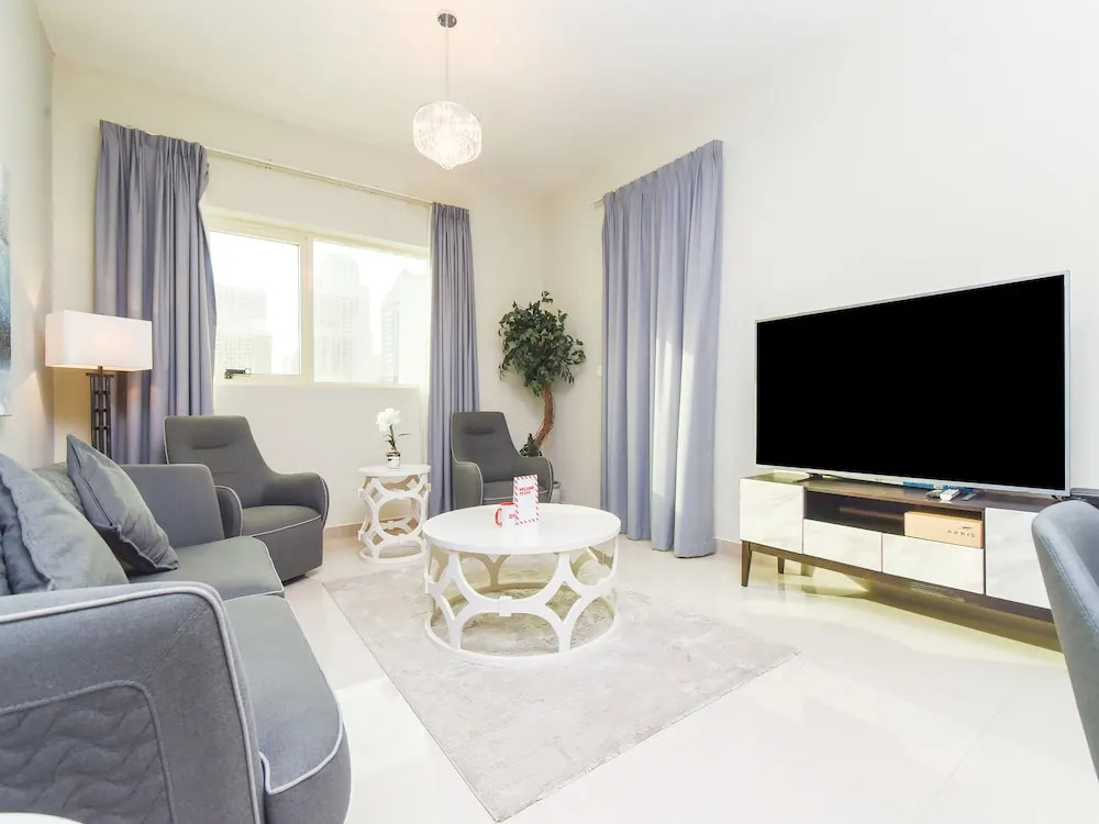 OYO 242 Home Marina Suites 2 BR