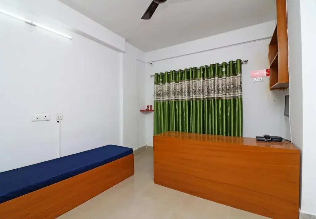 Amar Raj Inn by OYO Rooms
