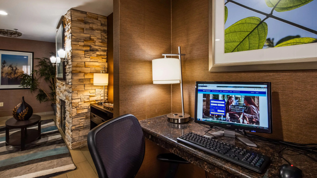 Best Western Brentwood Inn