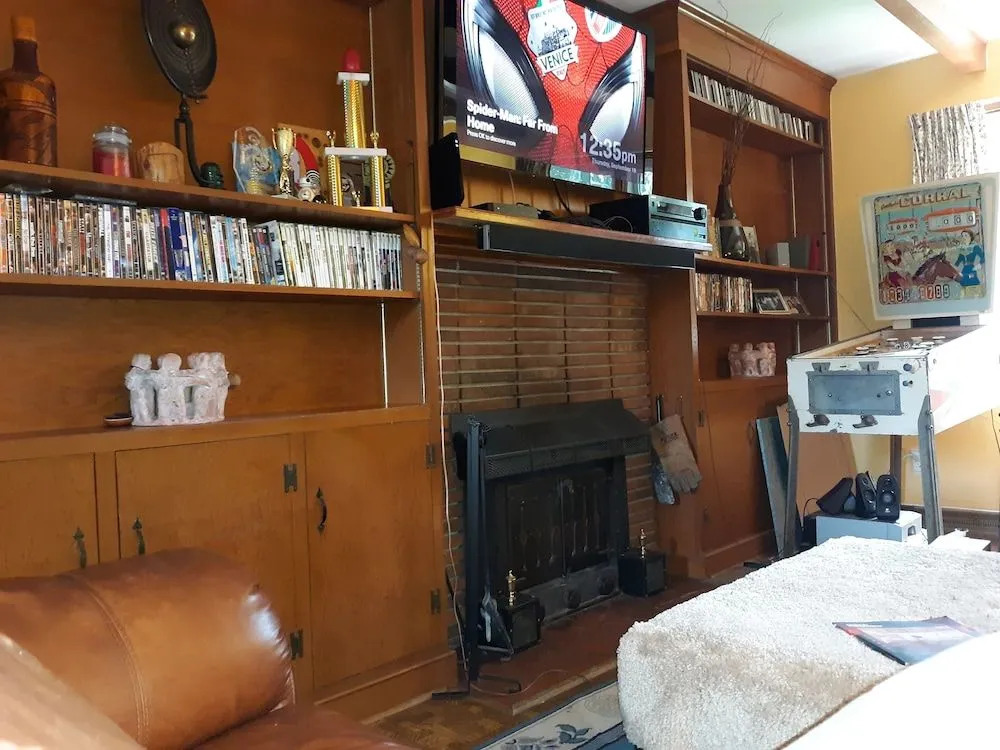 A house full of steel balls and games