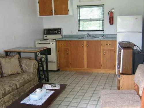 SUMMERSIDE MOTEL &COTTAGES