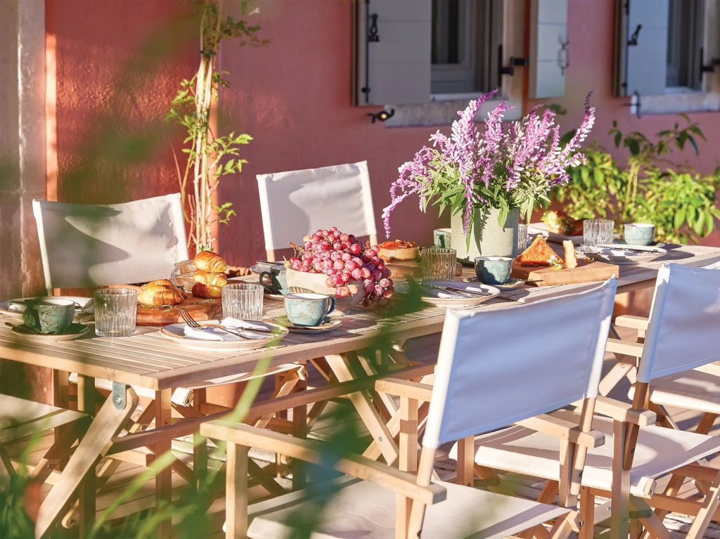 Corfu Imperial, A Resort to Live