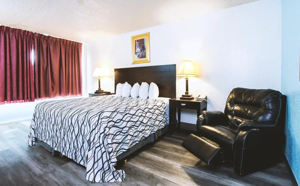 Sky-Palace Inn & Suites Wichita East