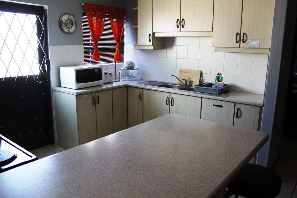 6 Breezer Self Catering