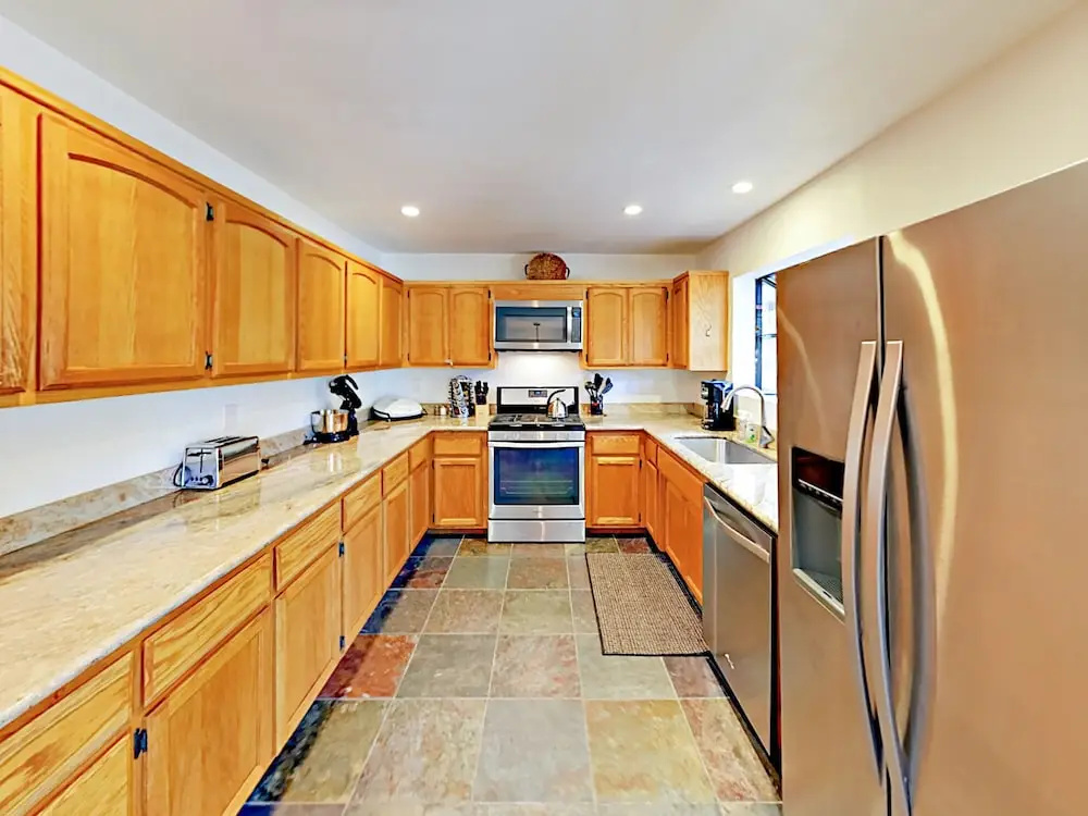 3br W/ Private Hot Tub! Near Golf & Ski Resorts 3 Bedroom Home