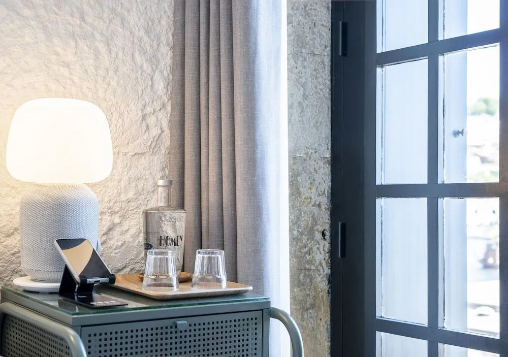 Oporto Street Fonte Taurina - Riverfront Suites