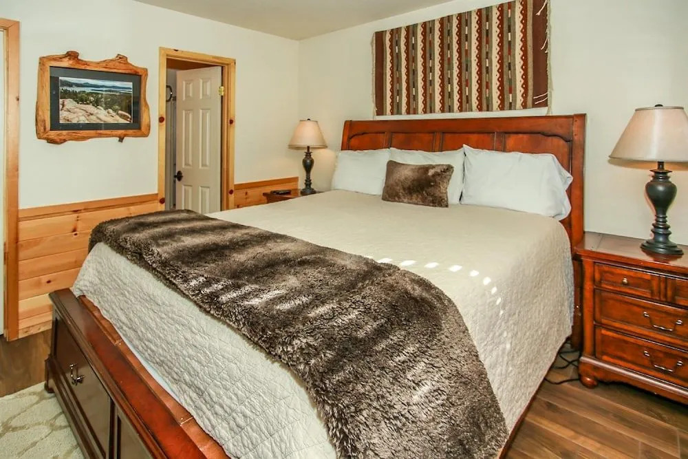 Catalina Creekside Cabin