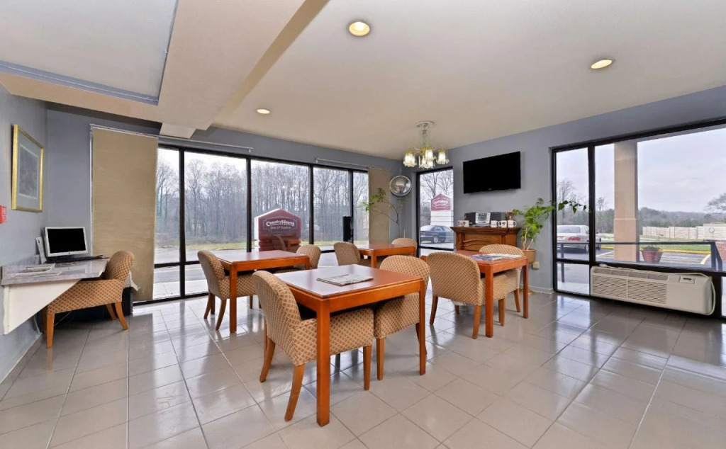 Country Hearth Inn and Suites Gainesville