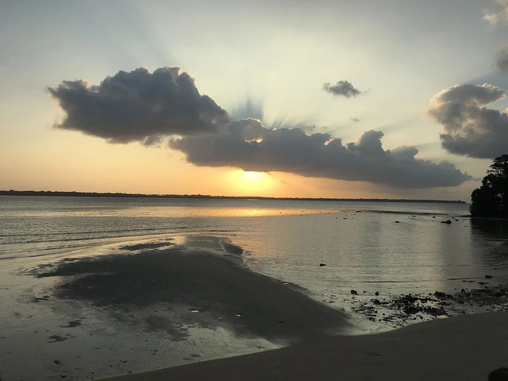Lope Lope Beach Bungalows