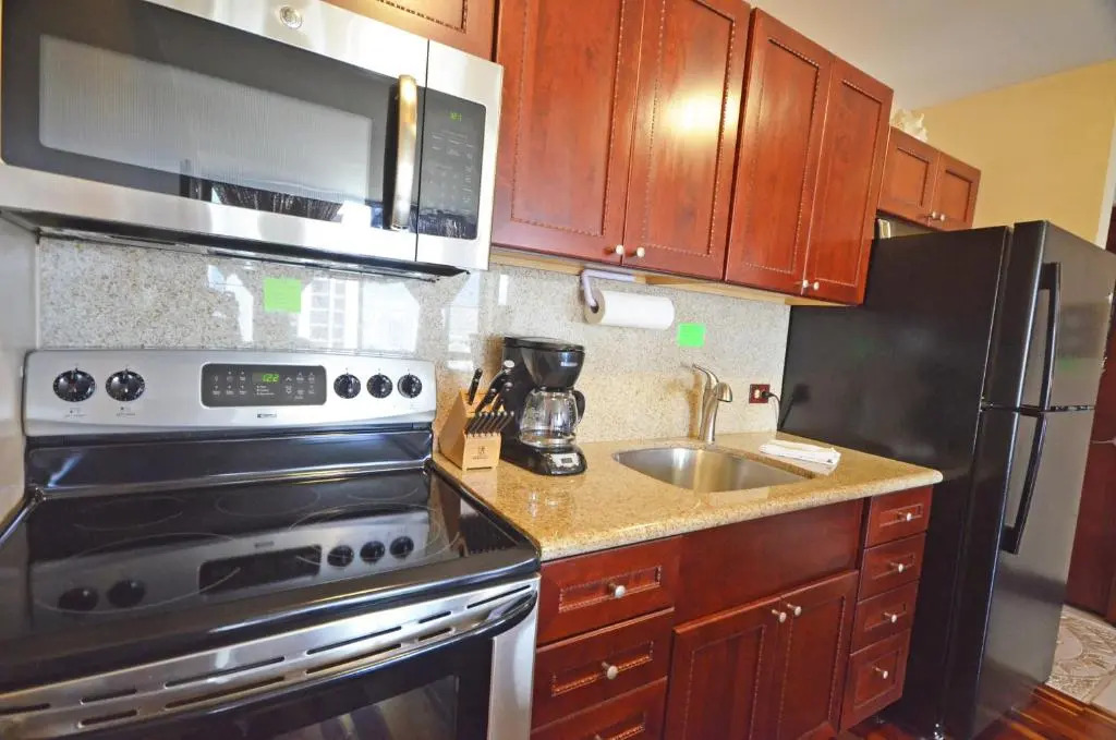 Waikiki Sunset 2105 Paradise Awaits 1-bedroom Superior Suite with Incredible Views