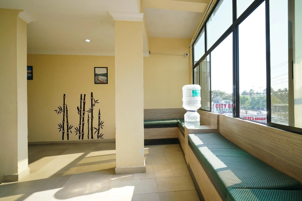 OYO 4280 The City Gate Residency
