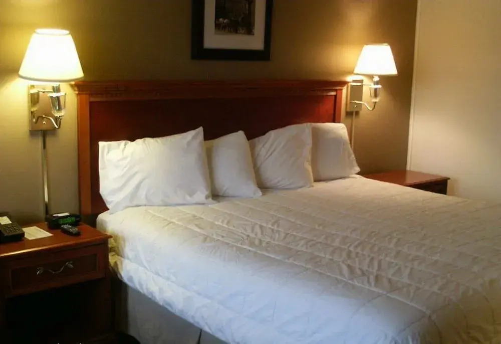 Hudson Valley Hotel And Conference Center