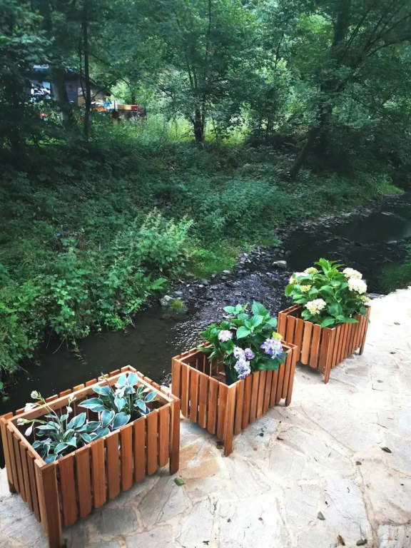 Sunny Wooden House on Creek, 30 Minutes Prague