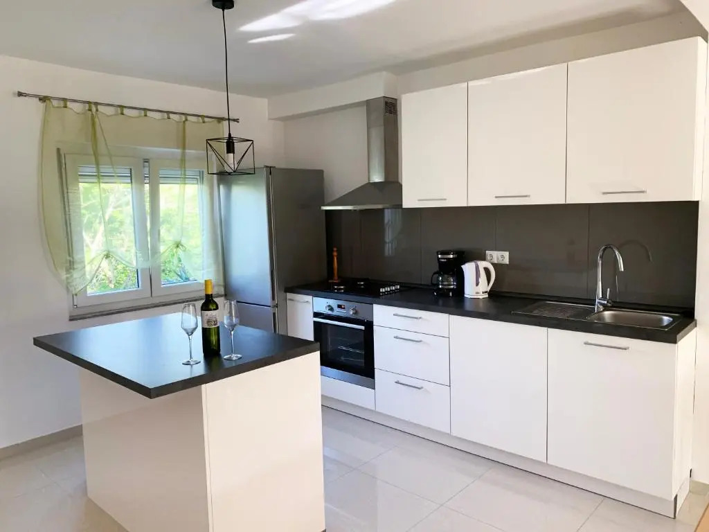 NEW Apartment Ema II