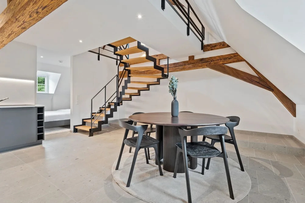 Escape to Clausen Stylish ApartmentID212