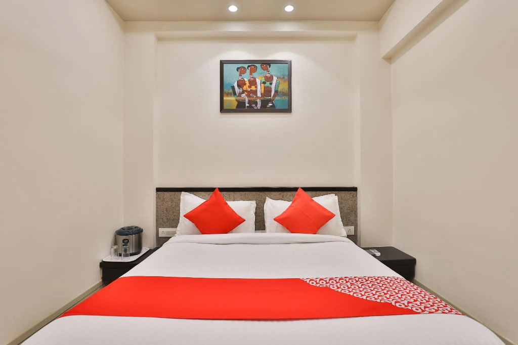 OYO 23289 Hotel Anmol Palace