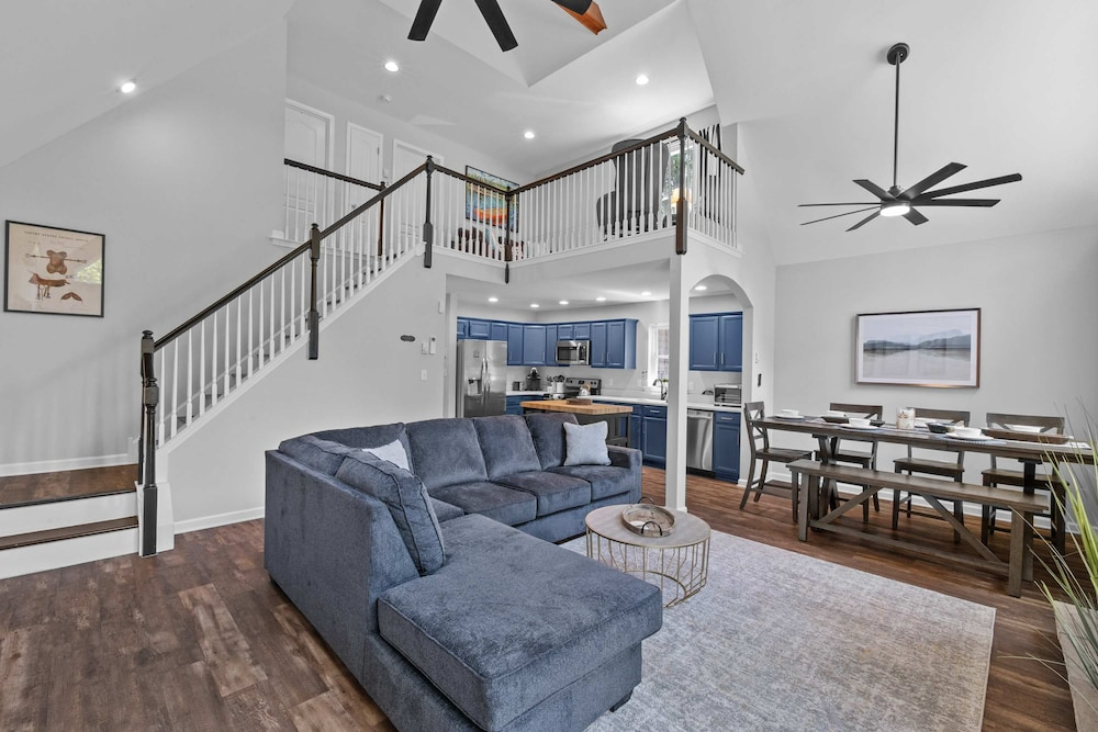 Near Jfbb With Private Hot Tub and Game Room