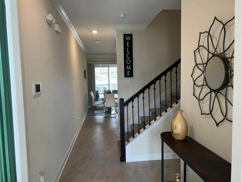 Fascinating 4bedroom townhome, close to Disney