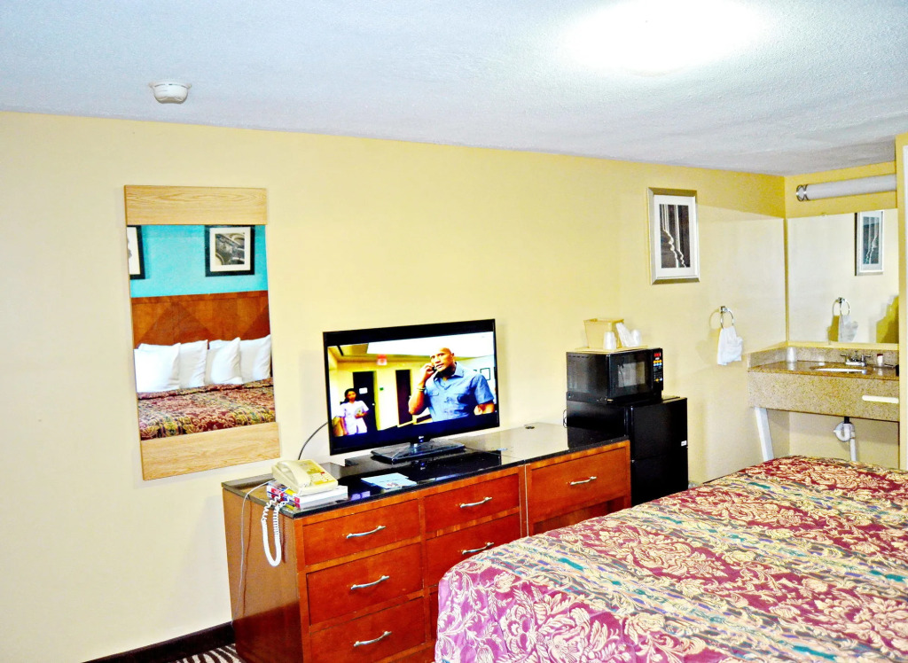 Flagship Inn & Suites