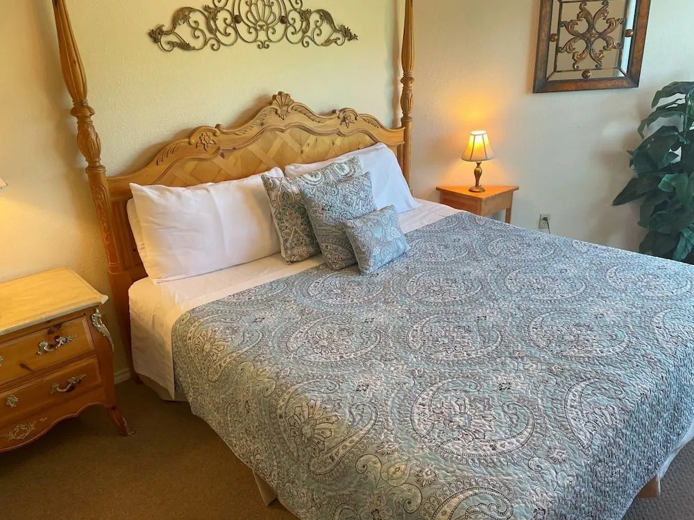 Inverness S Comal River      Ic216 2 Bedroom Condo by RedAwning