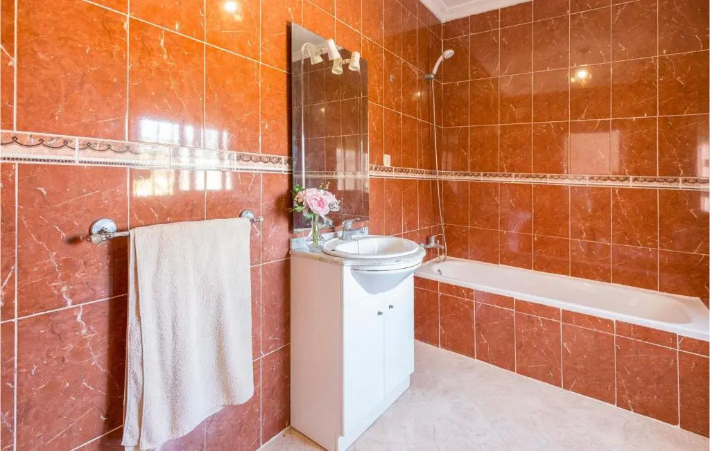 3 Bedroom Lovely Home In Olivares