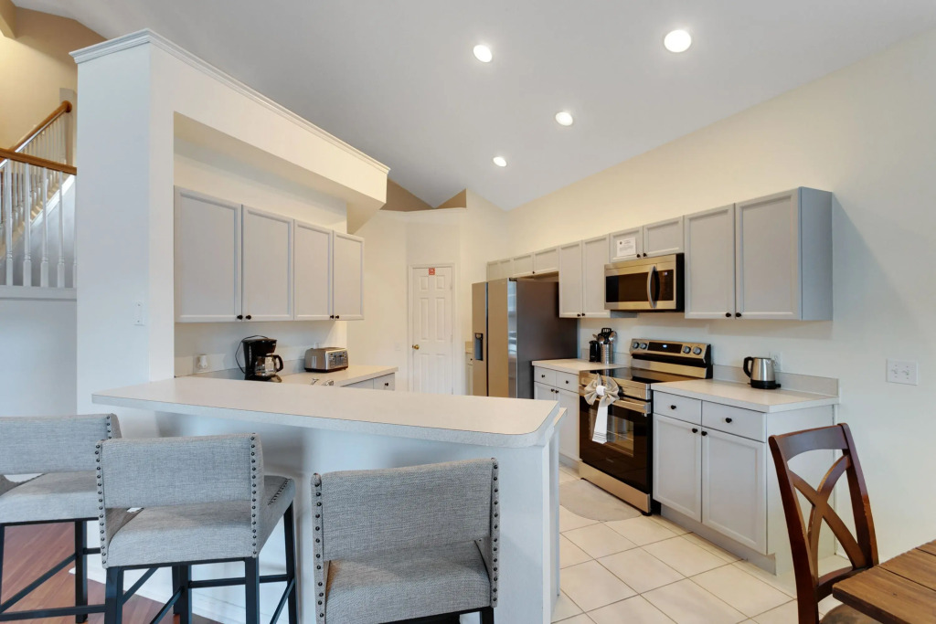 Spectacular 5BR House - South Facing Pool & Spa, Four Corners