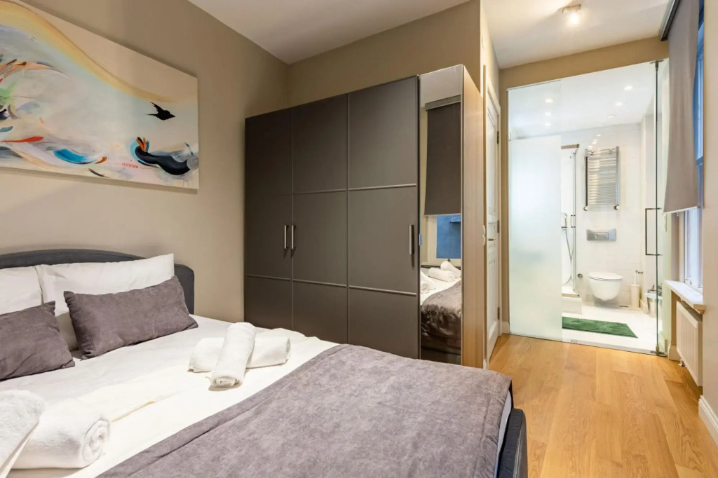 MISSAFIR Exceptional Flat w/Bosphorus View and Rec Room 3-Min Walk to Istiklal Street in Beyoglu