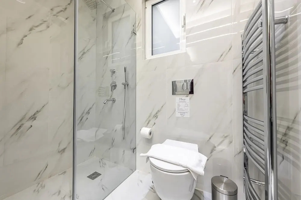 Phaedrus Living: City Center Luxury Flat N. Kosmos
