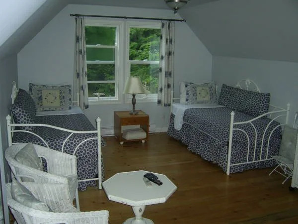 Artist & The Quiltmaker Victorian B & B The