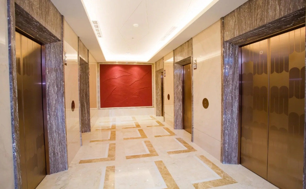 HE TI Hotel
