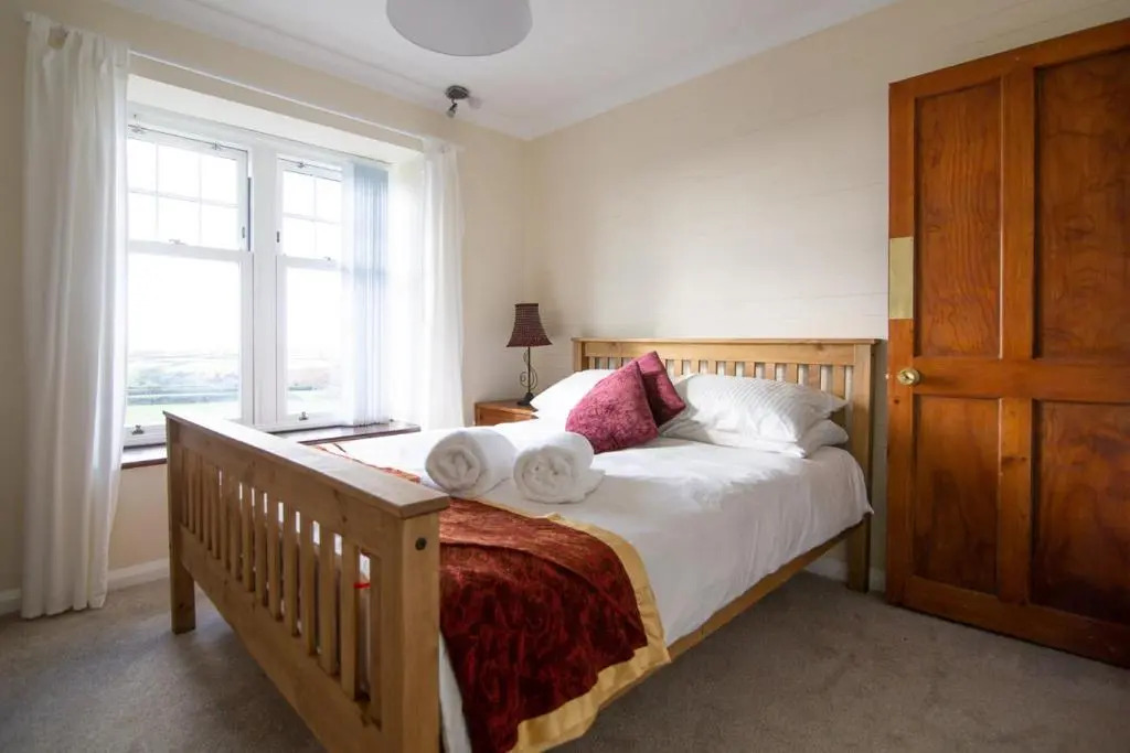Kings Acre spacious 4 bed with Breath-taking views