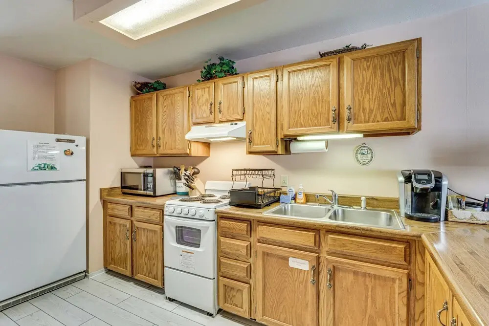 < Half-mi to Red River Ski Area: Townhome w/ Patio
