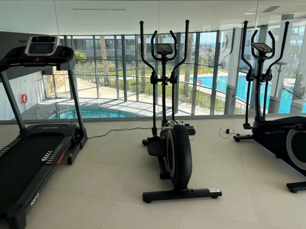 Mesas Homes luxury 4 bed apartment near the sea and port Estepona