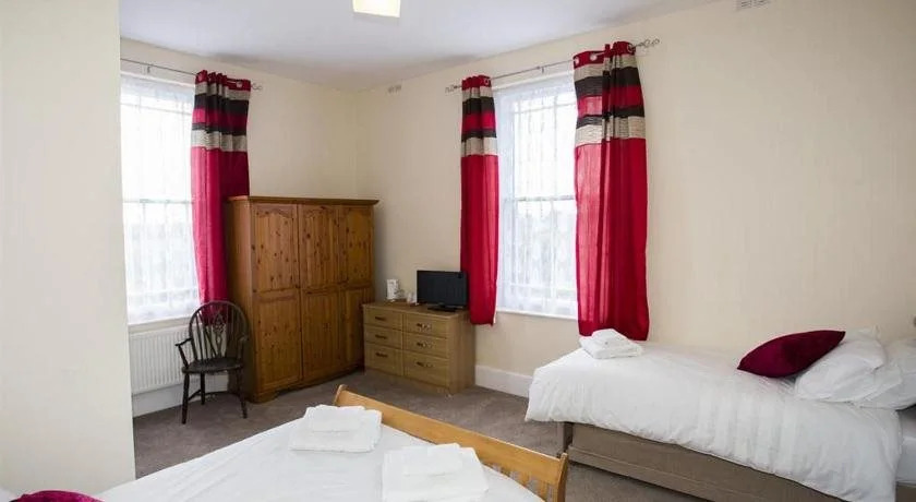 Brent Knoll Inn