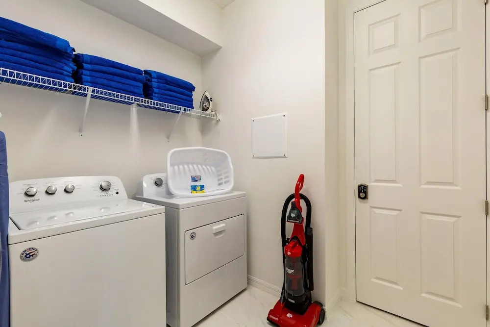 Sr007v: 9 Bed, Star Wars, Toy Story, Ping Pong