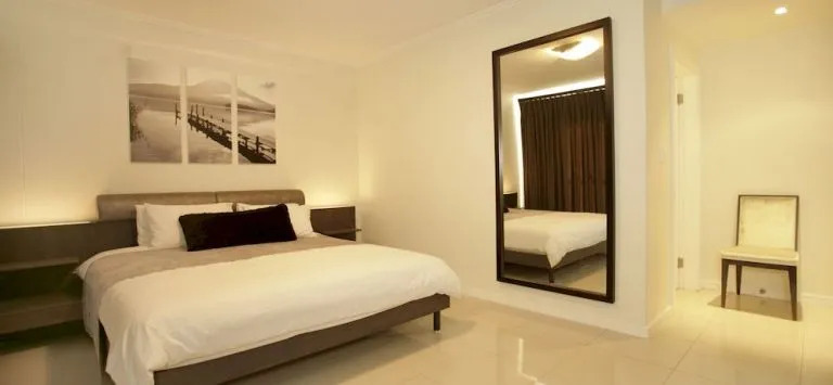 The Nicol Hotel and Apartments