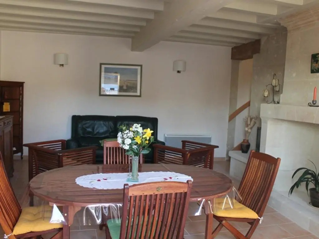 Gîte cosy en tuffeau, rénové, au cœur de la Touraine, proche châteaux, cour privative, vélos, non-fumeur - FR-1-381-209