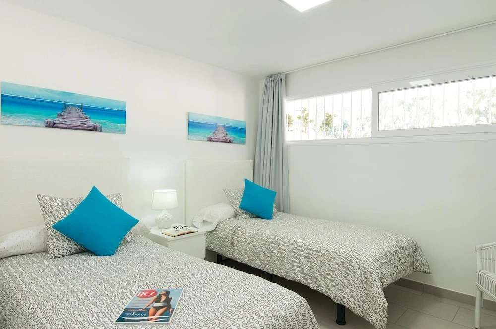 Beach House With Private Pool in San Agustín - ET1