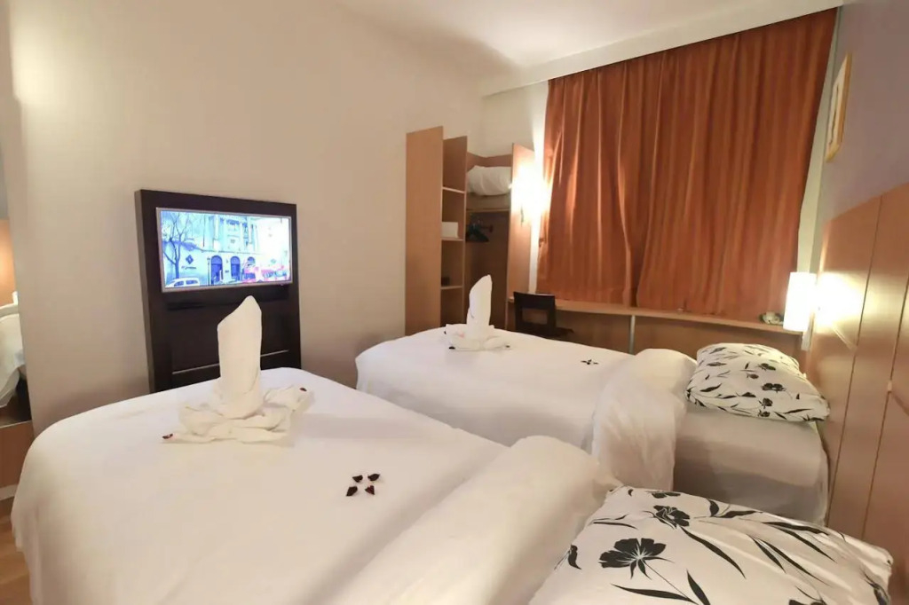 Free Zone Hotel