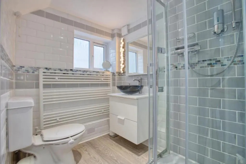 Fantastic 1BD Hideaway, 2 Minutes to the Sea