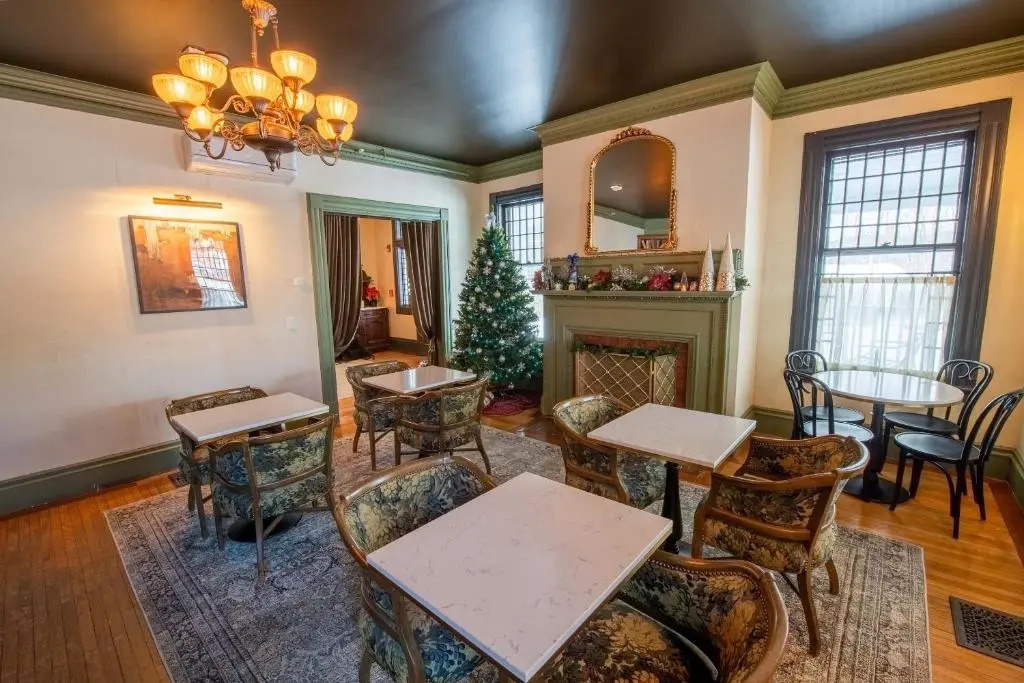 Hideaway Inn Lenox